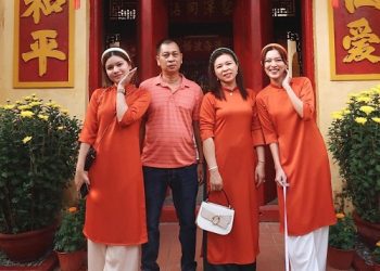 Tú Hảo “mở bát” năm mới bằng việc khoe ảnh lúc nhỏ đầy thần thái, sánh đôi cùng dàn sao đình đám thế giới