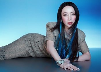 Thu Trang nhuộm tóc xanh lạ mắt, nhan sắc ngày càng thăng hạng