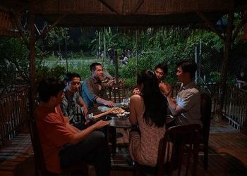Hé lộ cảnh quay “đắt giá” nhất Lật Mặt 6: Ê-kíp xây cả dãy nhà trọ rồi đập bỏ