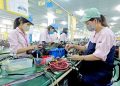 Hơn 17.000 lao động mất việc, giảm giờ làm được nhận hỗ trợ