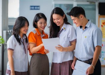Điểm sàn xét tuyển Đại học Ngoại ngữ Tin học TPHCM 2023