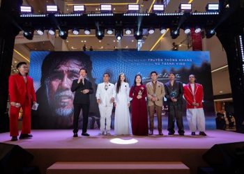 Quyền Linh – Hồng Vân xúc động sau thời gian dài vắng bóng trên màn ảnh rộng tại premiere Hai Muối