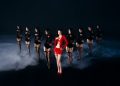 Liz Kim Cương táo bạo chưa từng thấy trong MV comeback, khoe đường cong nóng bỏng với trai đẹp 6 múi