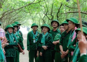 Hơn 100 đoàn viên công đoàn tham gia Hành trình “Một ngày làm chiến sĩ”