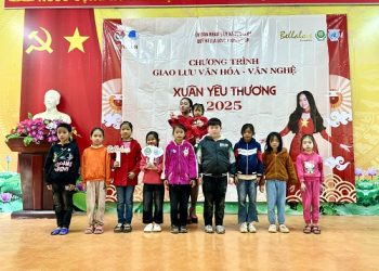 Bella Vũ lên rừng, xuống biển tham gia hoạt động thiện nguyện