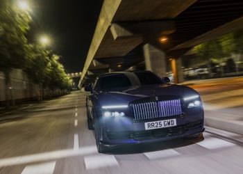 Rolls-Royce chính thức ra mắt Black Badge Spectre