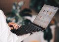 ASUS ra mắt laptop AI 16-inch mỏng nhẹ trang bị chip AMD