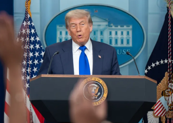 Ông Trump: Sẵn sàng cân nhắc ném bom Iran lần nữa