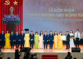 Trường ĐH Văn Lang nhận Huân chương Lao động hạng Nhì