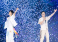 Tiếp tục “giữ chuỗi” đặc sản concert, 4 cặp cầu hôn trong ca khúc đám cưới của Hoàng Dũng trước gần 10000 người