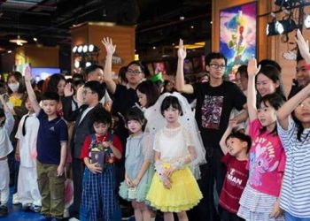 “PHIM SUPER MARIO THIÊN HÀ” nhận cơn mưa pháo tay từ khán giả Việt, loạt gia đình đình đám đổ bộ thảm đỏ